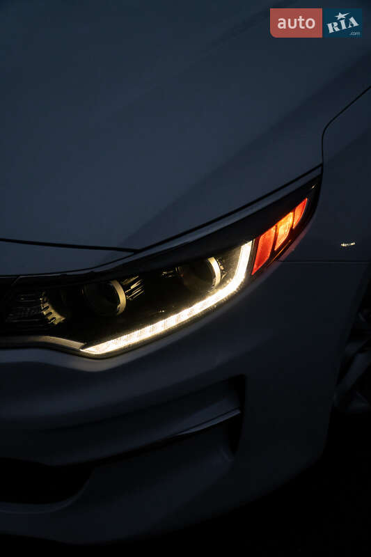 Седан Kia Optima 2016 в Бурштыне