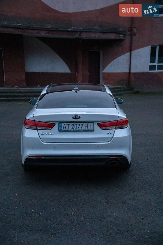 Седан Kia Optima 2016 в Бурштыне