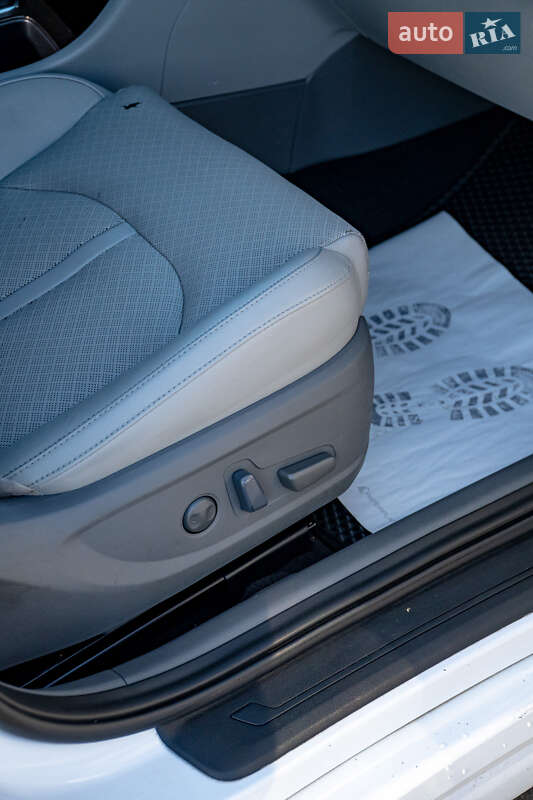 Седан Kia Optima 2016 в Бурштыне