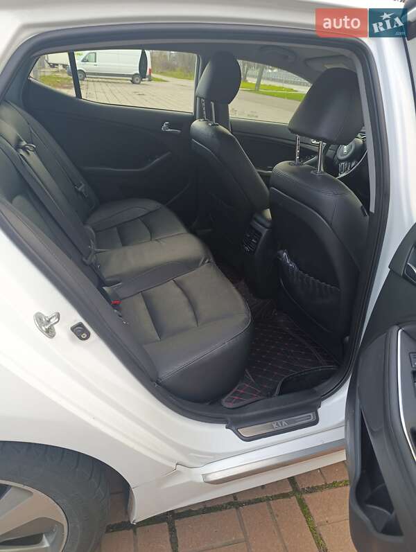 Седан Kia Optima 2014 в Киеве