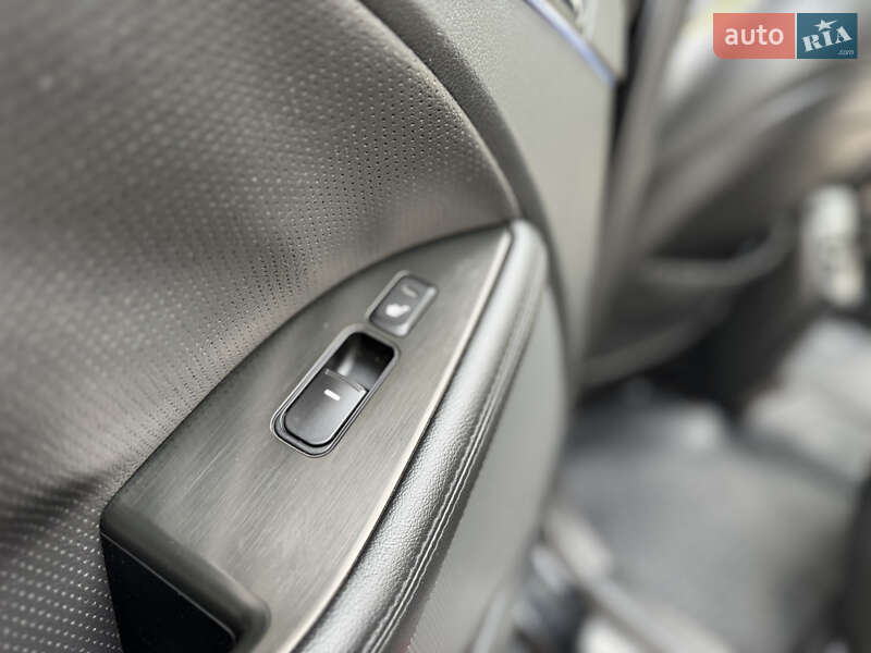 Седан Kia Optima 2013 в Одессе