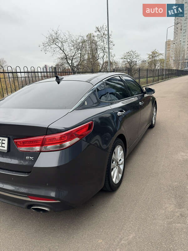 Седан Kia Optima 2017 в Киеве