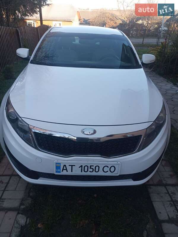 Седан Kia Optima 2013 в Отинії