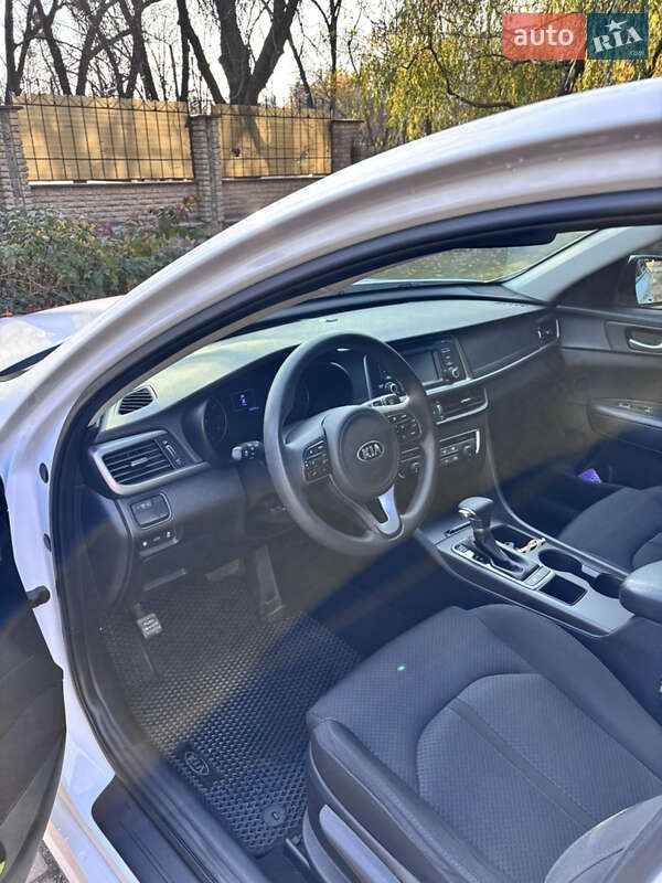 Седан Kia Optima 2017 в Полтаве
