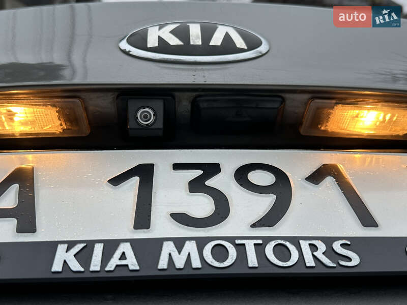 Седан Kia Optima 2014 в Киеве