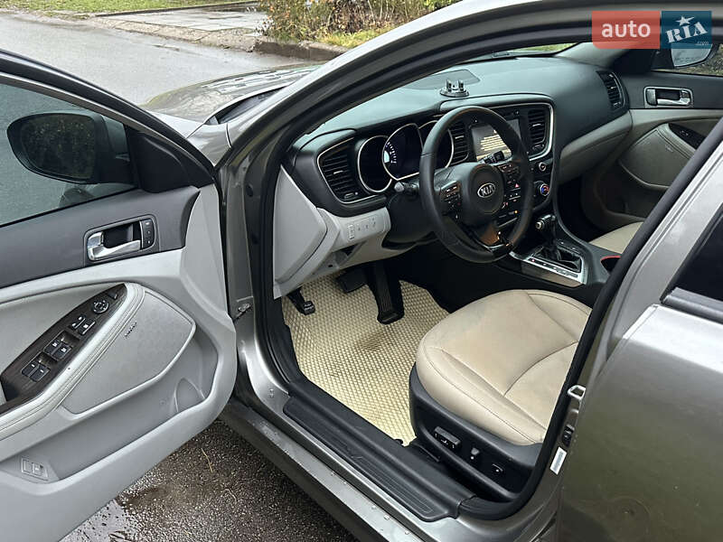 Седан Kia Optima 2014 в Киеве