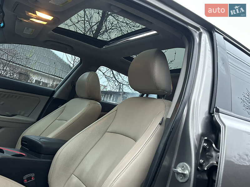 Седан Kia Optima 2014 в Киеве