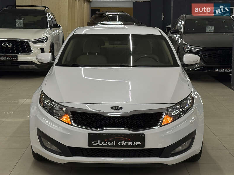 Седан Kia Optima 2011 в Николаеве