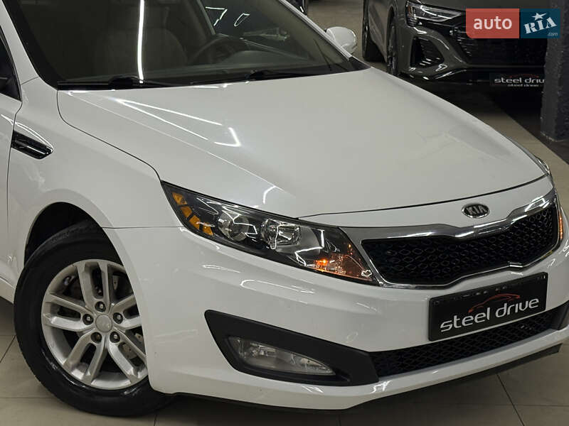 Седан Kia Optima 2011 в Николаеве