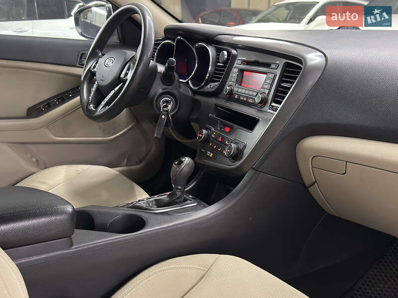 Седан Kia Optima 2011 в Николаеве