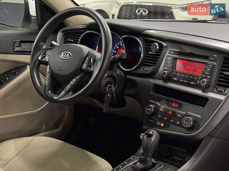 Седан Kia Optima 2011 в Николаеве