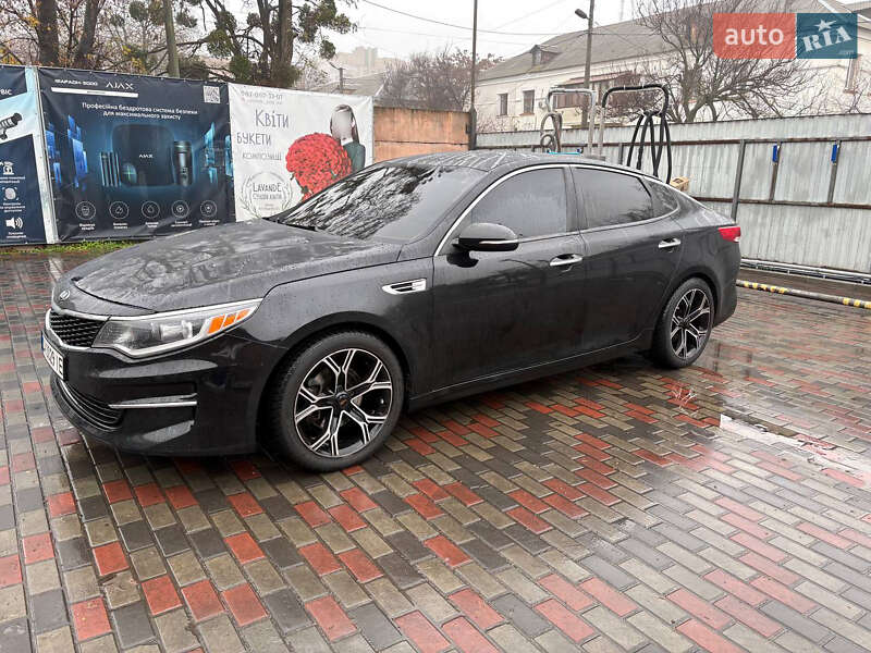 Седан Kia Optima 2016 в Черкасах