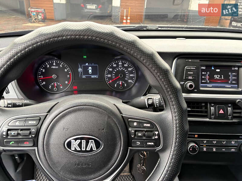Седан Kia Optima 2016 в Черкасах