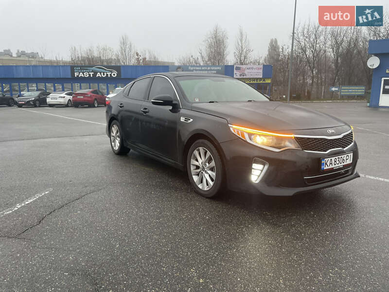 Седан Kia Optima 2017 в Киеве