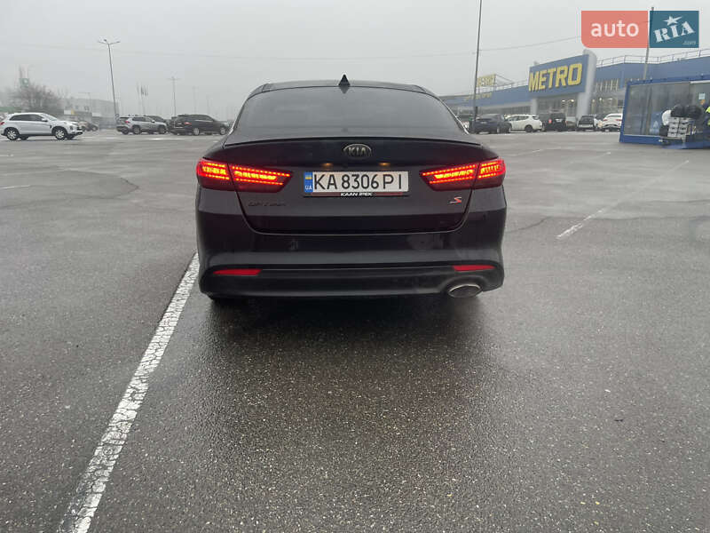 Седан Kia Optima 2017 в Киеве