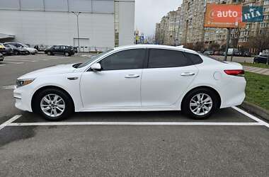 Седан Kia Optima 2017 в Киеве