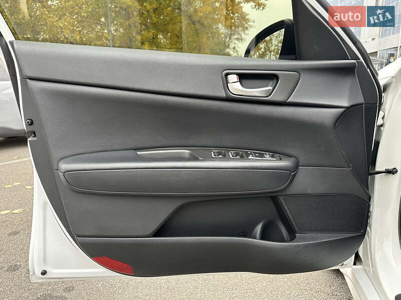 Седан Kia Optima 2016 в Киеве фото 26 Седан Kia Optima 2016 в Киеве