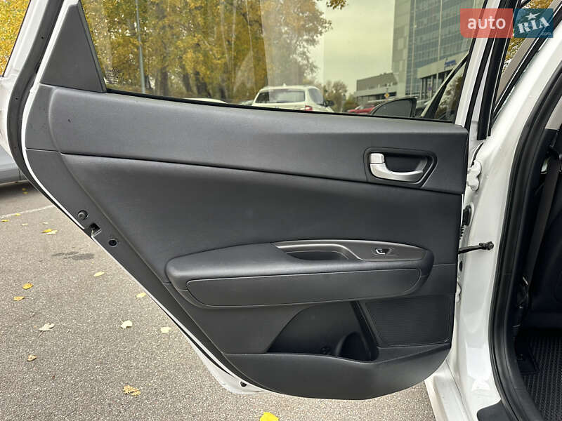 Седан Kia Optima 2016 в Киеве фото 38 Седан Kia Optima 2016 в Киеве