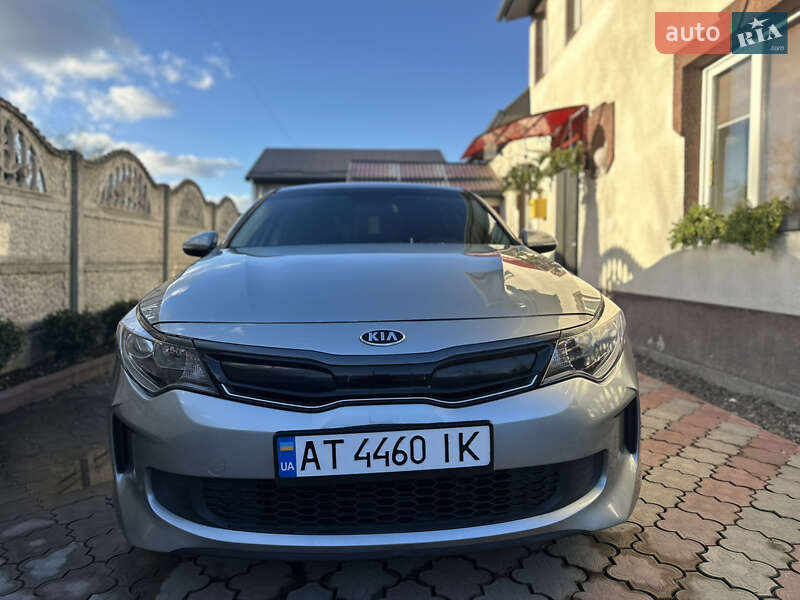 Седан Kia Optima 2016 в Ивано-Франковске