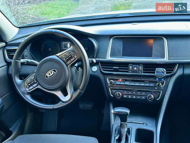 Седан Kia Optima 2016 в Ивано-Франковске