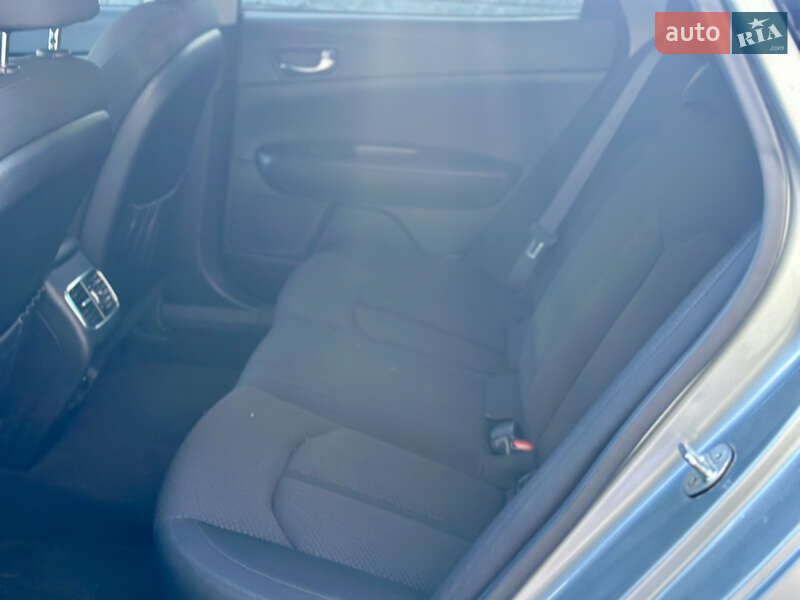 Седан Kia Optima 2016 в Ивано-Франковске