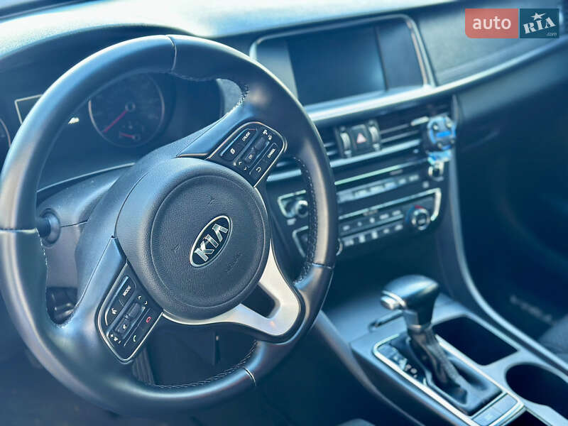 Седан Kia Optima 2016 в Ивано-Франковске