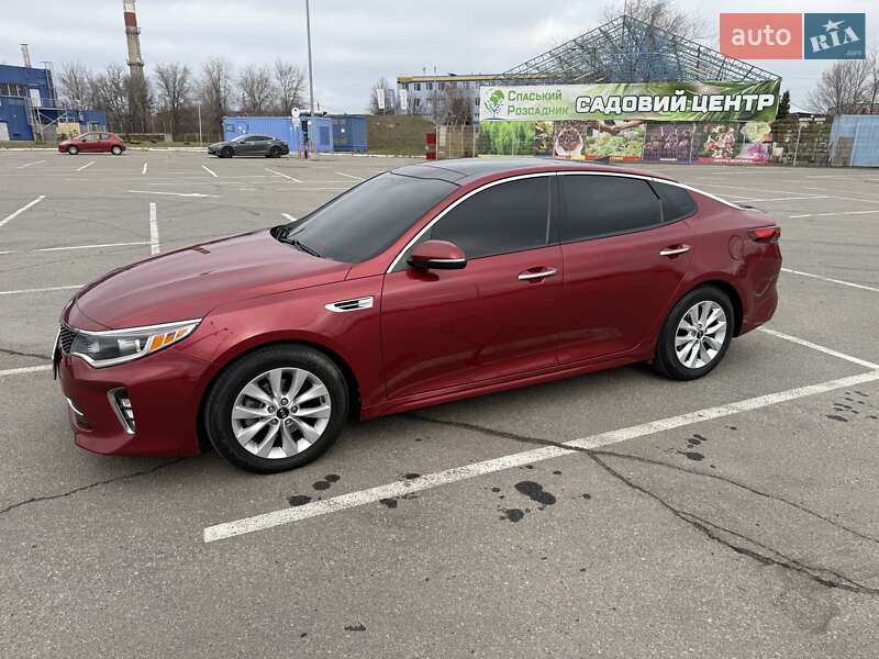 Седан Kia Optima 2017 в Днепре