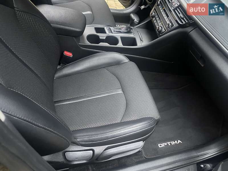 Седан Kia Optima 2018 в Києві