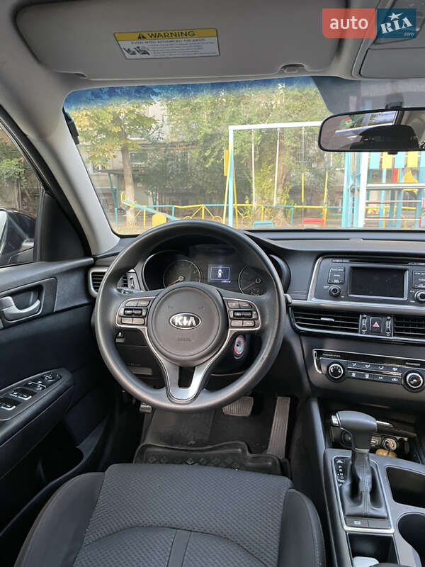 Седан Kia Optima 2016 в Одессе