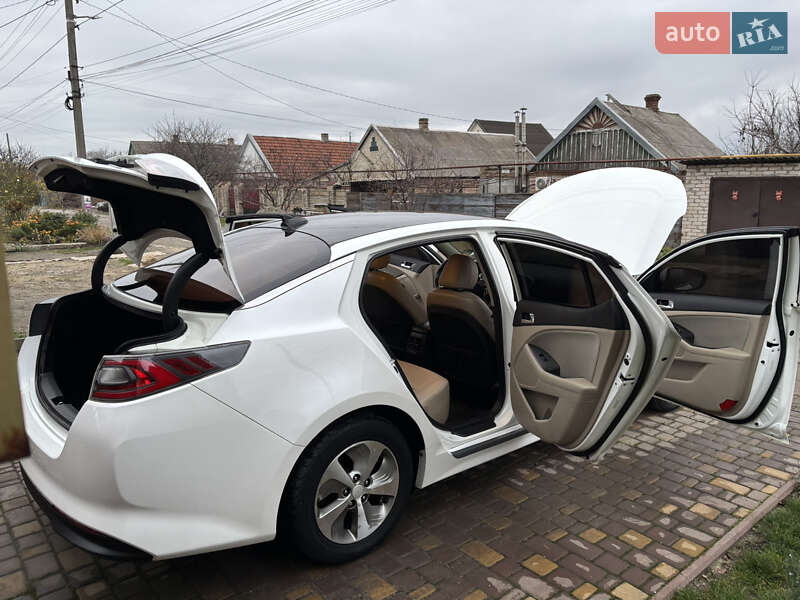 Седан Kia Optima 2014 в Запорожье