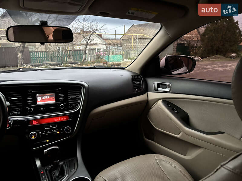 Седан Kia Optima 2014 в Запорожье