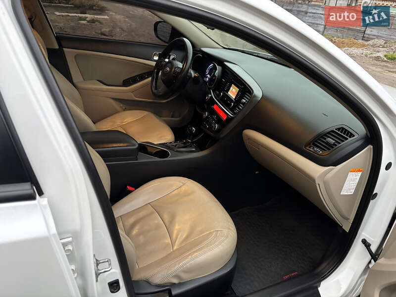 Седан Kia Optima 2014 в Запорожье