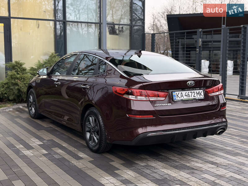 Седан Kia Optima 2020 в Киеве