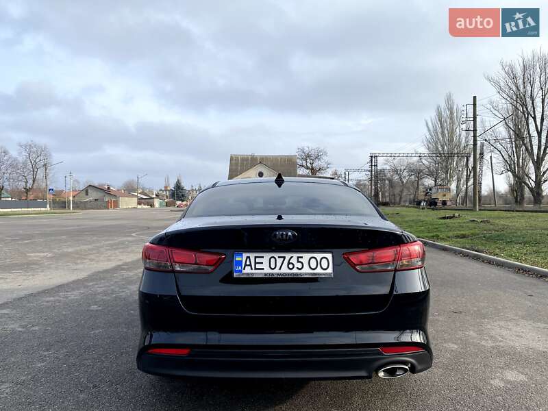 Седан Kia Optima 2016 в Кривом Роге
