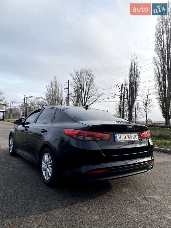 Седан Kia Optima 2016 в Кривом Роге