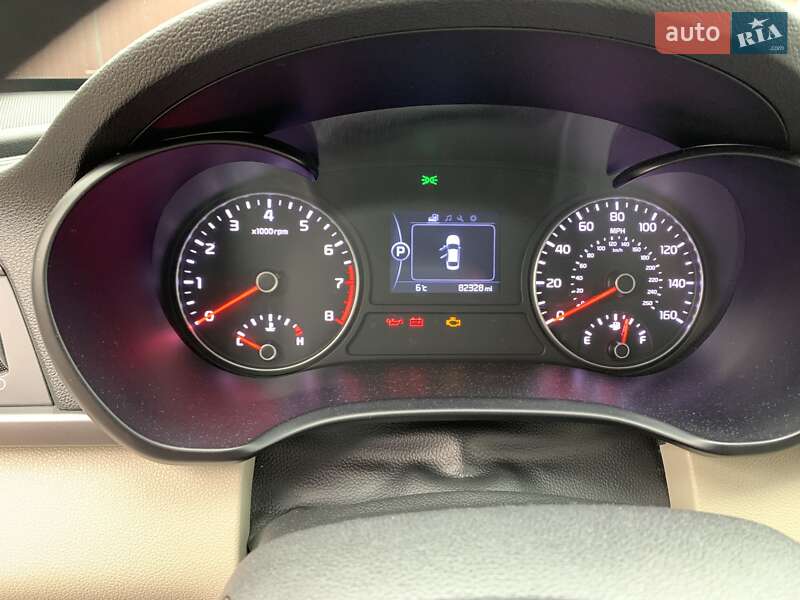 Седан Kia Optima 2017 в Гадяче