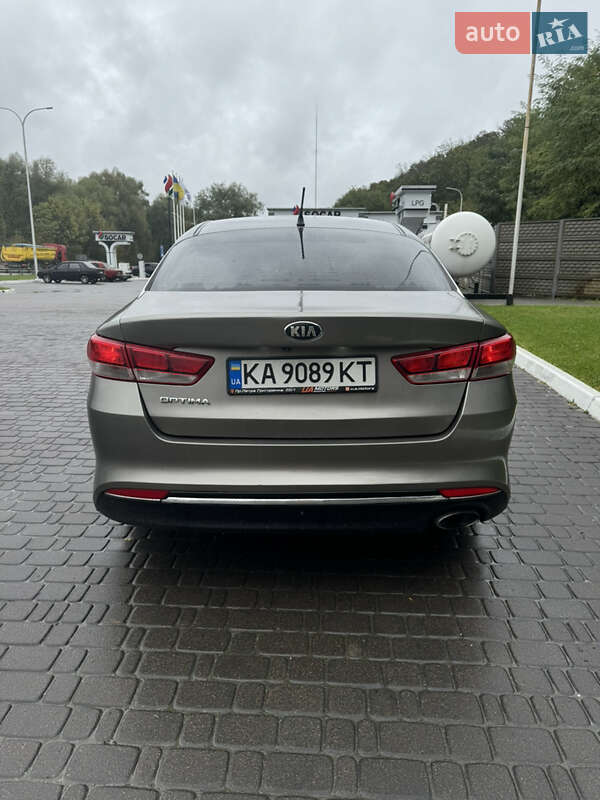 Седан Kia Optima 2016 в Обухові