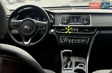 Седан Kia Optima 2016 в Обухове