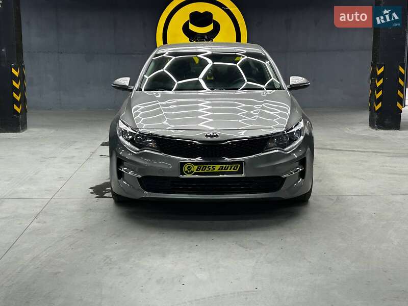 Седан Kia Optima 2016 в Черновцах