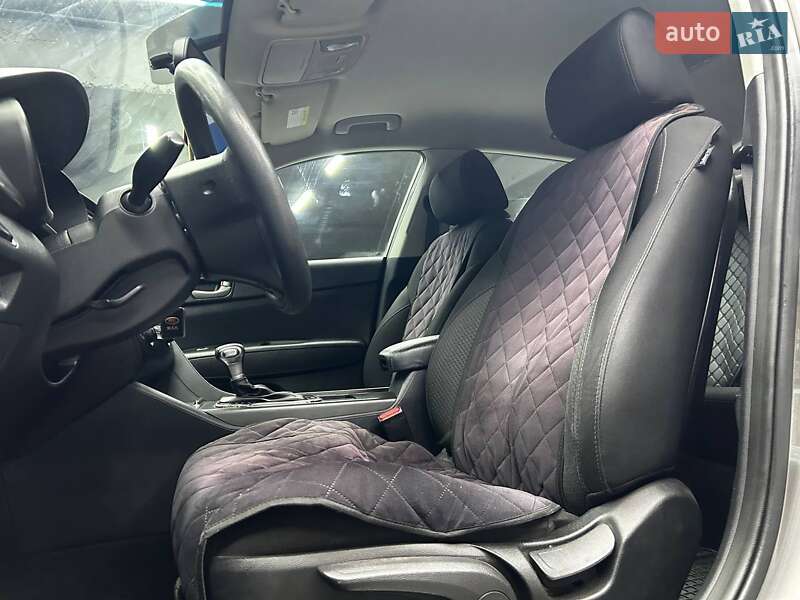 Седан Kia Optima 2016 в Черновцах