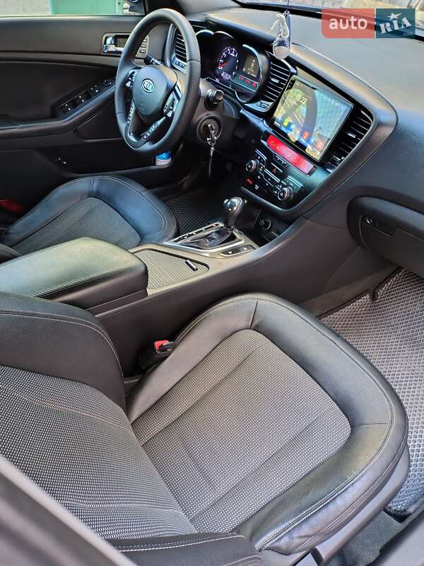 Седан Kia Optima 2012 в Запоріжжі