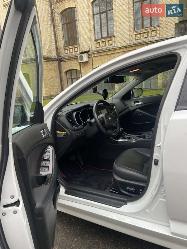 Седан Kia Optima 2015 в Киеве