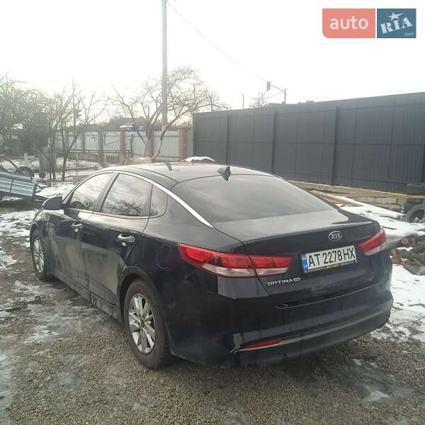 Седан Kia Optima 2017 в Ивано-Франковске
