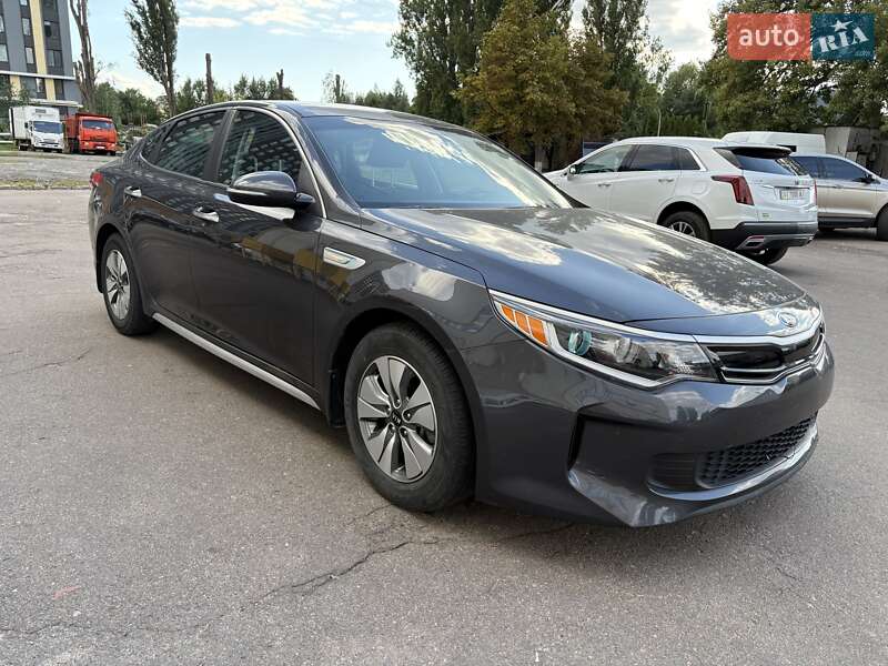 Седан Kia Optima 2017 в Киеве