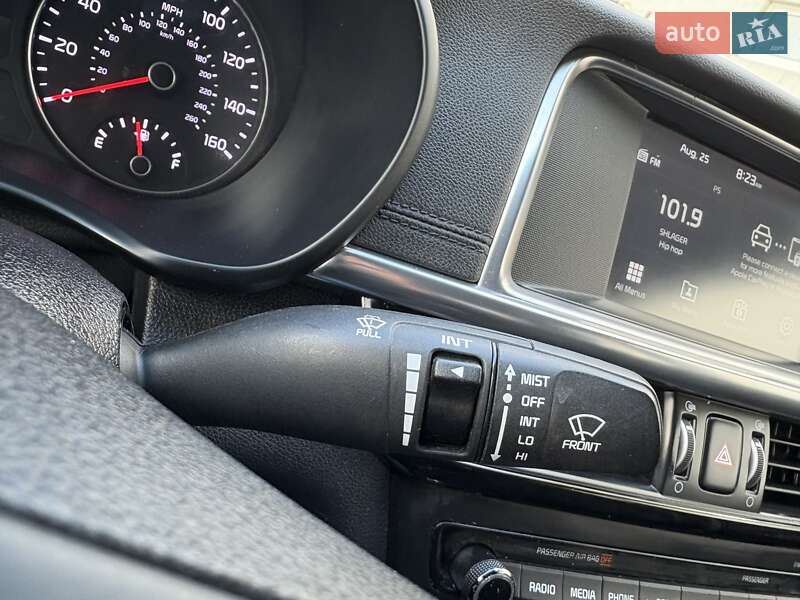 Седан Kia Optima 2017 в Киеве