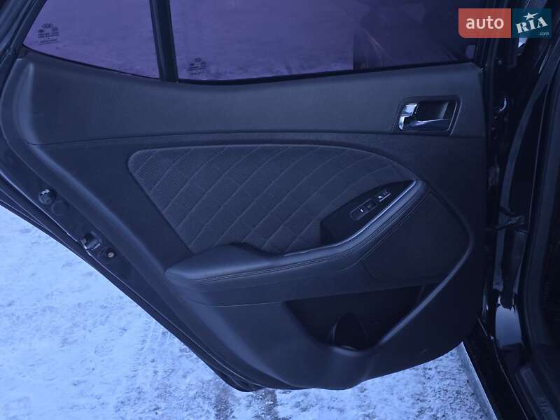 Седан Kia Optima 2014 в Тернополі