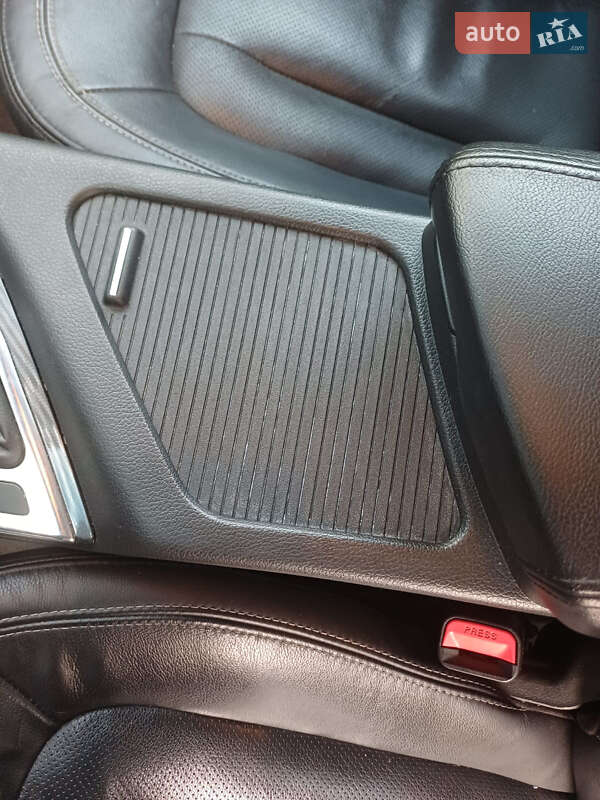 Седан Kia Optima 2012 в Киеве