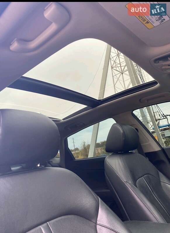 Седан Kia Optima 2016 в Синельниково