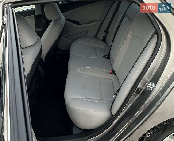 Седан Kia Optima 2015 в Житомирі