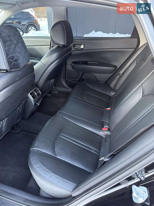 Седан Kia Optima 2017 в Ивано-Франковске